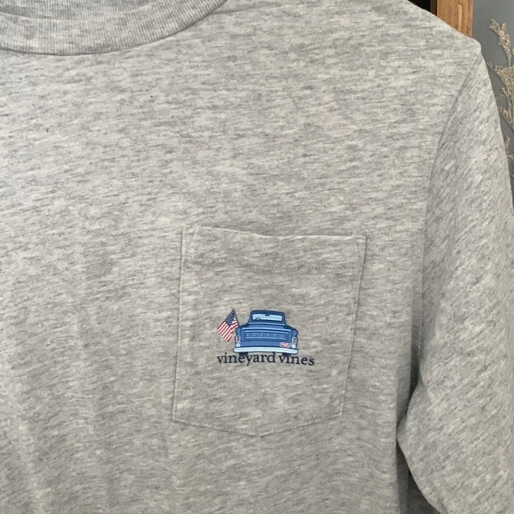Vineyard vines boy pullover crew longsleeve tee. Size‎ L